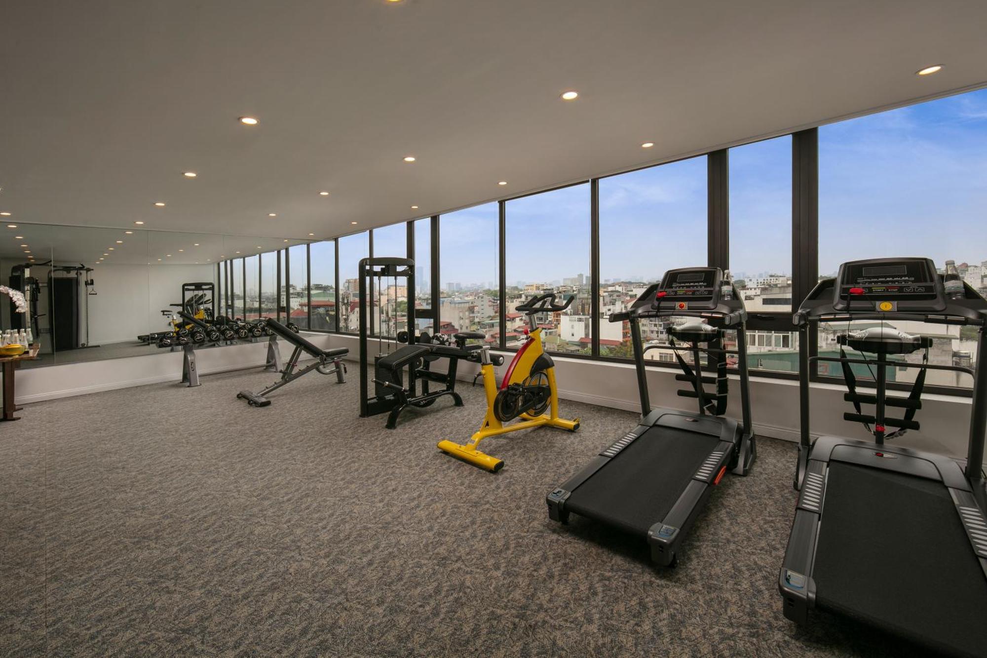 The Oriental Jade Hotel Hanói Exterior foto The gym at the hotel